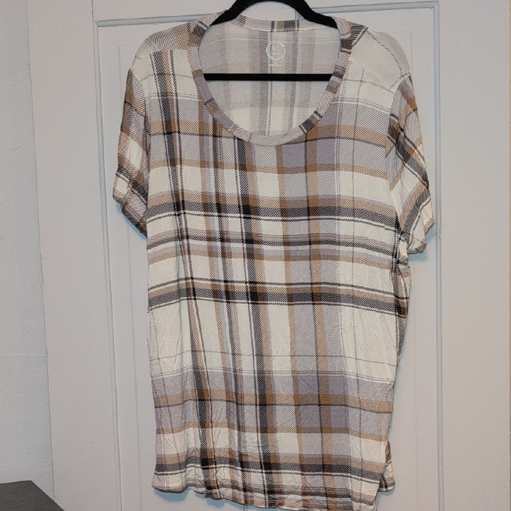 Maurices Plaid Short Sleeve Top in Cream and Brown